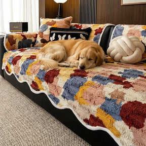 Housse de canapé en fausse fourrure de lapin, douce, antidérapante, de forme irrégulière et colorée.