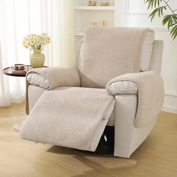 Housse de fauteuil inclinable en fausse fourrure sherpa épaisse et douce avec des sangles élastiques.