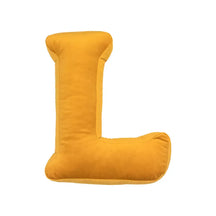 Coussin en velours en forme de lettre câlin