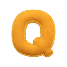 Coussin en velours en forme de lettre câlin