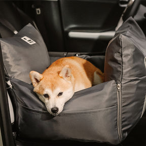 Siège auto imperméable pour chien - Première classe