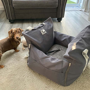 Siège auto imperméable pour chien - Première classe