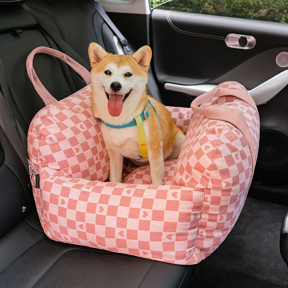 Siège de voiture pour chien à damier vintage et cœur